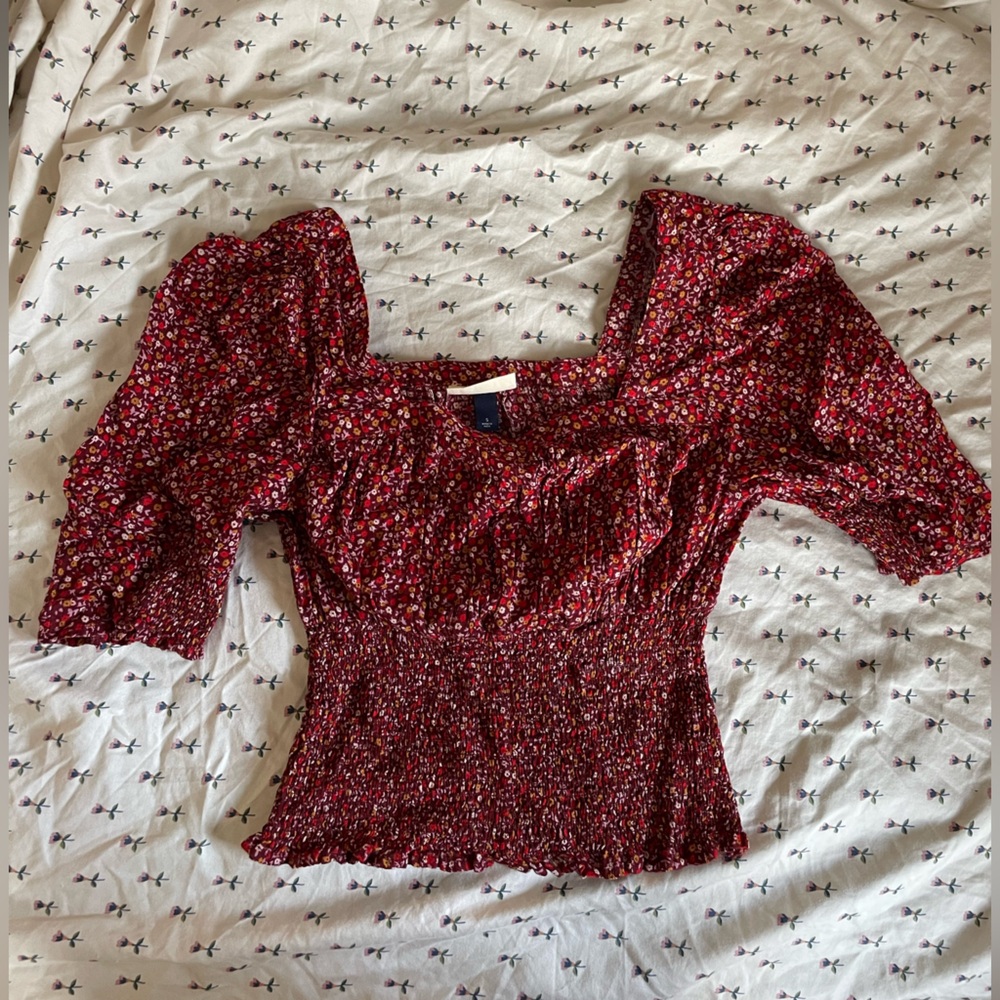 Universal Thread Smock Waist Blouse in Red Floral